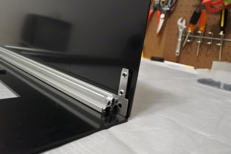 MakerLink 2-Way on T-Slot Column and Front-Right Plate
